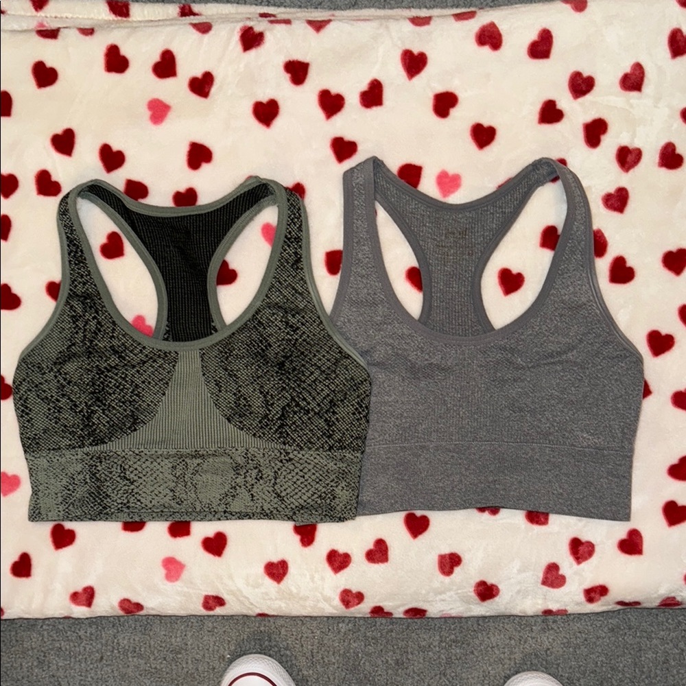 Seamless Racerback Sports Bras - Green and Gray